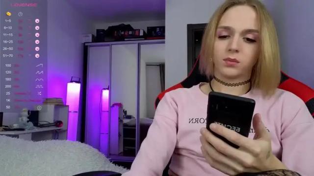 Image 2 of dark_knigt Stream on Chaturbate on 17 months ago