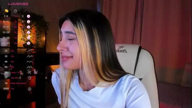Image 4 of darlabelle Stream on Chaturbate on 29 days ago