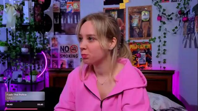 Image 6 of darleneferran Stream on Chaturbate on 28 days ago