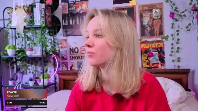 Image 3 of darleneferran Stream on Chaturbate on 16 days ago