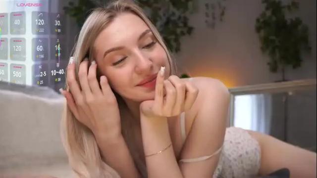 Image 2 of darlinechapel Stream on Chaturbate on 22 days ago