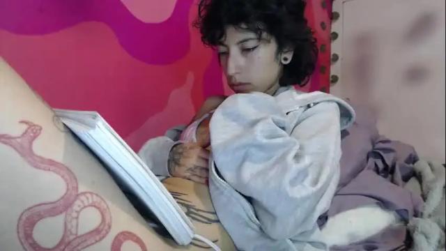 Image 3 of darling_selena Stream on Chaturbate on 13 days ago