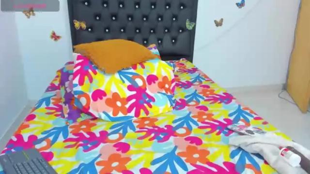 Image 3 of darly_queen1 Stream on Chaturbate on 14 months ago