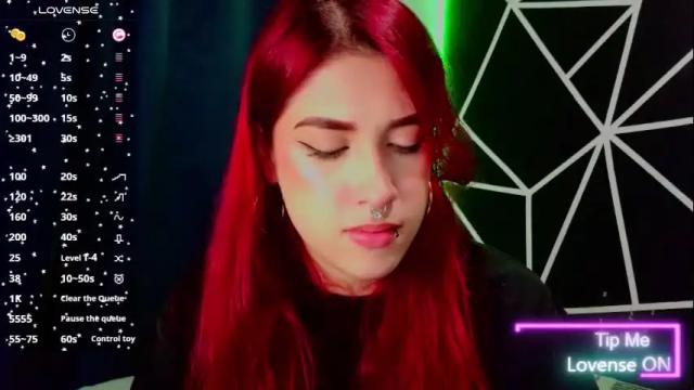 Image 2 of darlyhooper1_ Stream on Chaturbate on 5 months ago