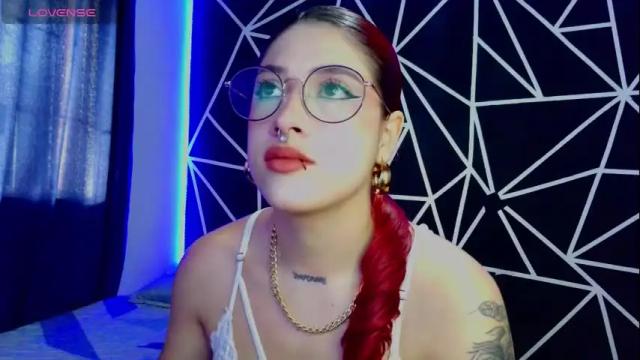 Image 2 of darlyhooper1_ Stream on Chaturbate on 3 months ago