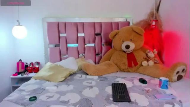 Image 8 of darlyn_tenderhot Stream on Chaturbate on 22 days ago
