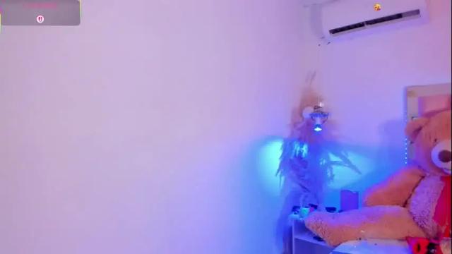 Image 10 of darlyn_tenderhot Stream on Chaturbate on 1 month ago