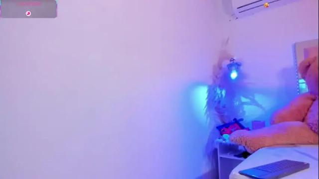 Image 2 of darlyn_tenderhot Stream on Chaturbate on 1 month ago