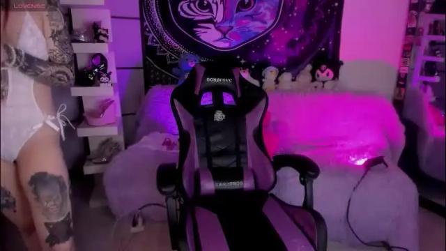 Image 2 of daryimiau Stream on Chaturbate on 2 months ago