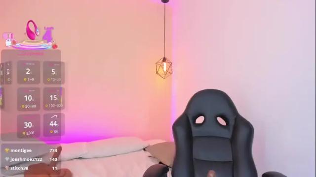 Image 4 of dasha_b Stream on Chaturbate on 26 days ago
