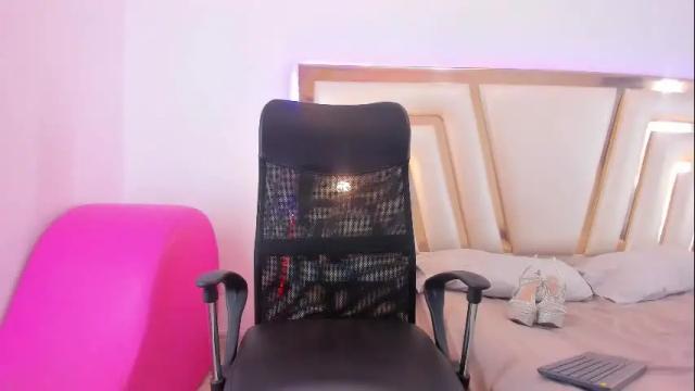 Image 4 of dashafoxxx Stream on Chaturbate on 1 month ago