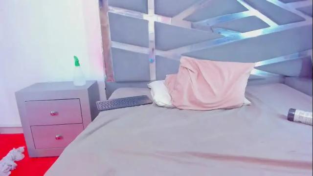 Image 2 of dashafoxxx Stream on Chaturbate on 3 months ago
