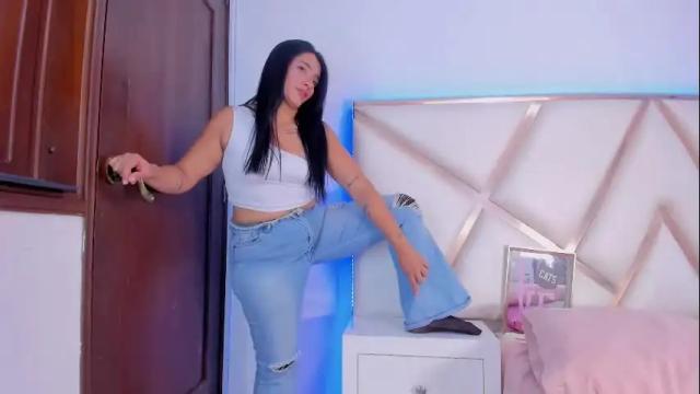 Image 8 of dashafoxxx Stream on Chaturbate on 19 days ago