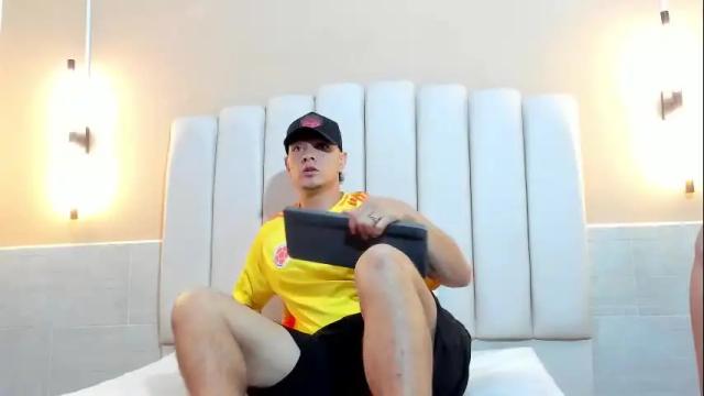 Image 3 of david_victoriaa Stream on Chaturbate on 9 days ago