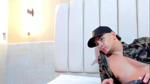Image 11 of david_victoriaa Stream on Chaturbate on 8 days ago