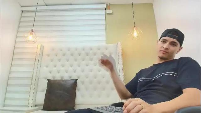 Image 4 of david_victoriaa Stream on Chaturbate on 1 month ago