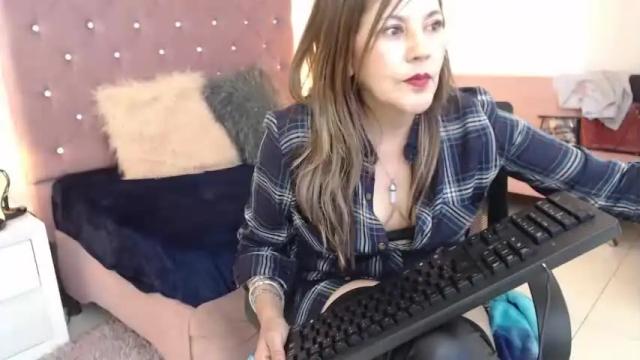 Image 12 of dayanawiilliams Stream on Chaturbate on 12 months ago