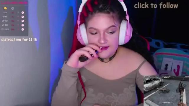 Image 6 of de_v1l Stream on Chaturbate on 27 months ago