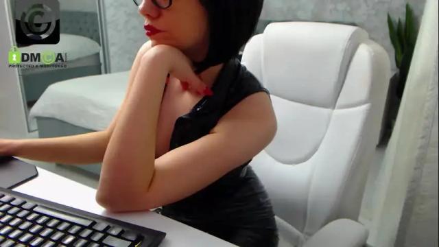Image 11 of dear_ellisse Stream on Chaturbate on 18 days ago