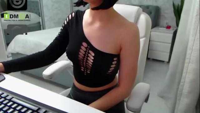 Image 3 of dear_ellisse Stream on Chaturbate on 17 days ago