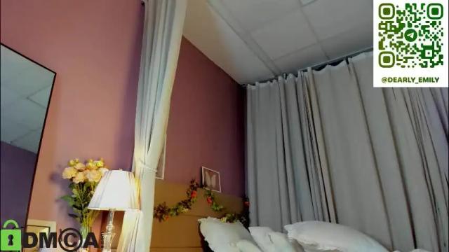 Image 10 of dearly_emily Stream on Chaturbate on 24 days ago