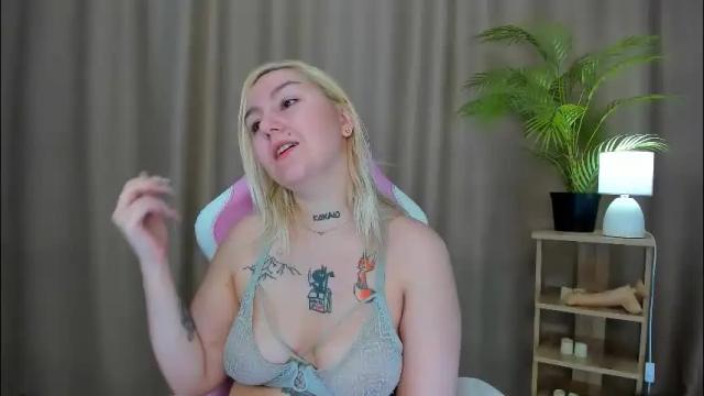 Image 4 of debbie_taylor Stream on Chaturbate on 2 months ago