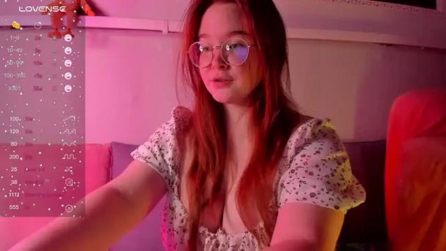 Image 3 of debbiewood Stream on Chaturbate on 14 months ago