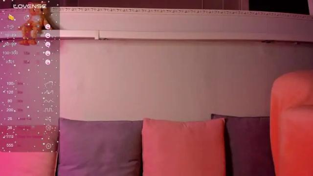 Image 2 of debbiewood Stream on Chaturbate on 14 months ago