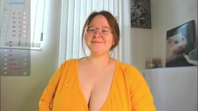 Image 8 of debbiewood Stream on Chaturbate on 2 months ago