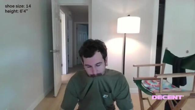 Image 8 of decentlytrey Stream on Chaturbate on 19 months ago