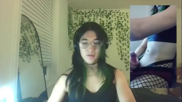 Image 2 of deciduousdoll Stream on Chaturbate on 4 months ago