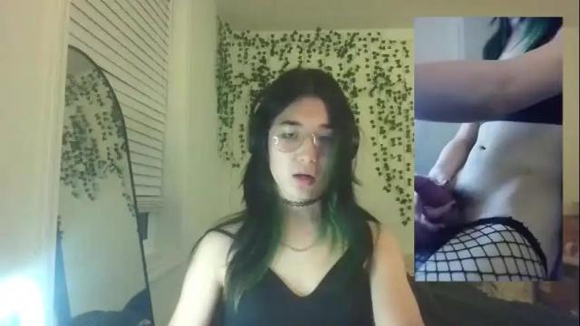 Image 4 of deciduousdoll Stream on Chaturbate on 4 months ago