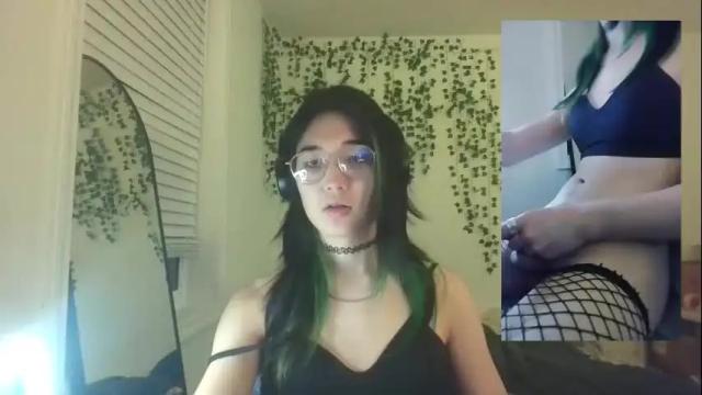 Image 7 of deciduousdoll Stream on Chaturbate on 4 months ago