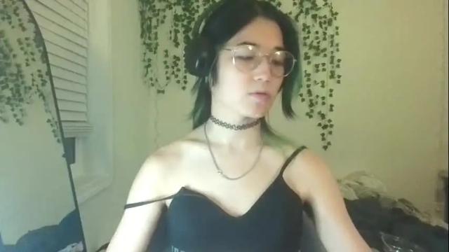 Image 10 of deciduousdoll Stream on Chaturbate on 4 months ago