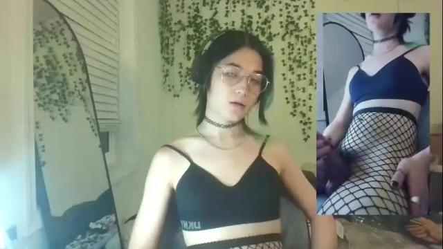 Image 6 of deciduousdoll Stream on Chaturbate on 4 months ago