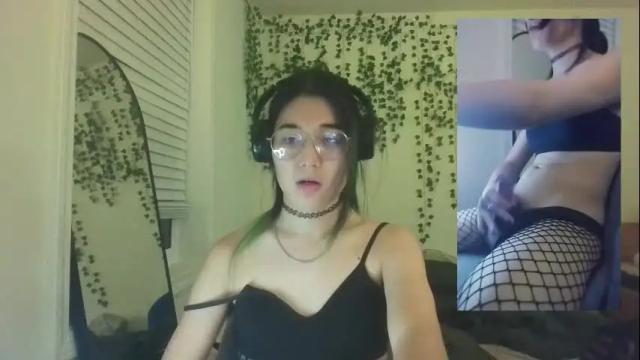 Image 10 of deciduousdoll Stream on Chaturbate on 4 months ago