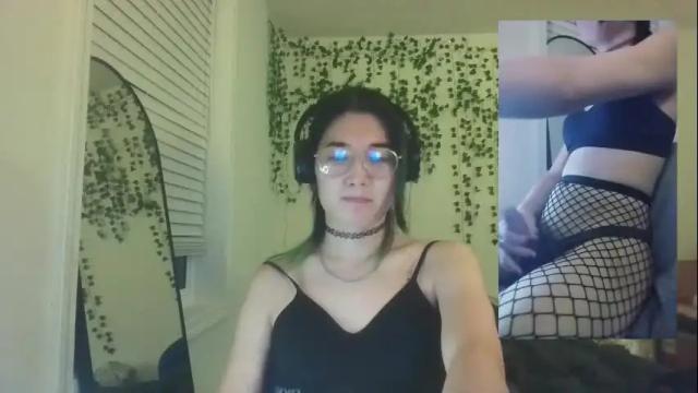 Image 3 of deciduousdoll Stream on Chaturbate on 4 months ago