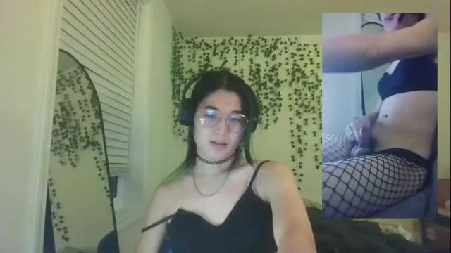 Image 6 of deciduousdoll Stream on Chaturbate on 4 months ago