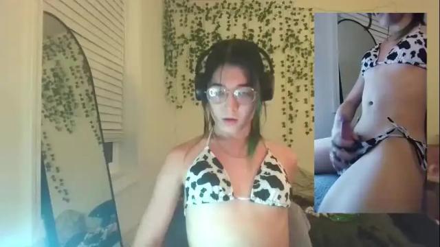 Image 4 of deciduousdoll Stream on Chaturbate on 4 months ago