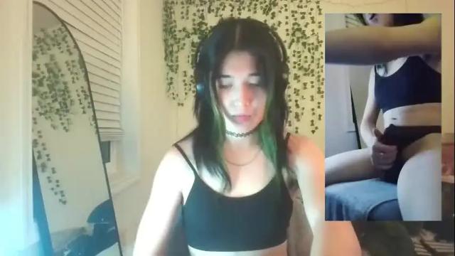 Image 2 of deciduousdoll Stream on Chaturbate on 4 months ago