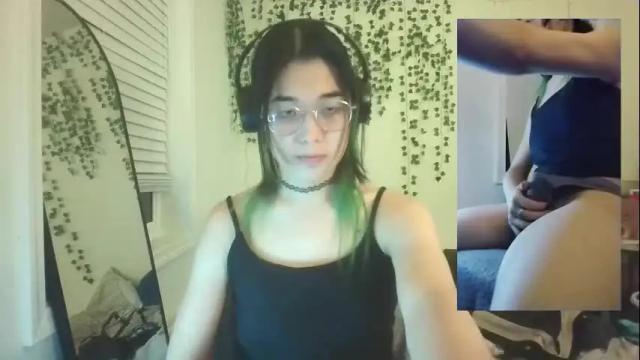 Image 3 of deciduousdoll Stream on Chaturbate on 3 months ago