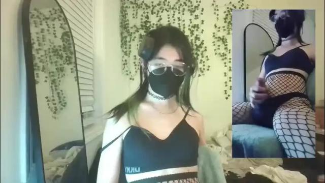 Image 2 of deciduousdoll Stream on Chaturbate on 2 months ago
