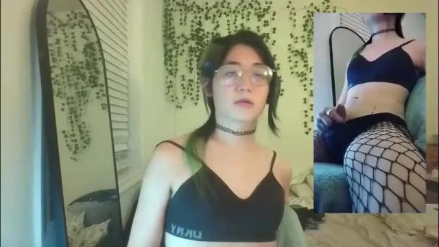 Image 12 of deciduousdoll Stream on Chaturbate on 2 months ago