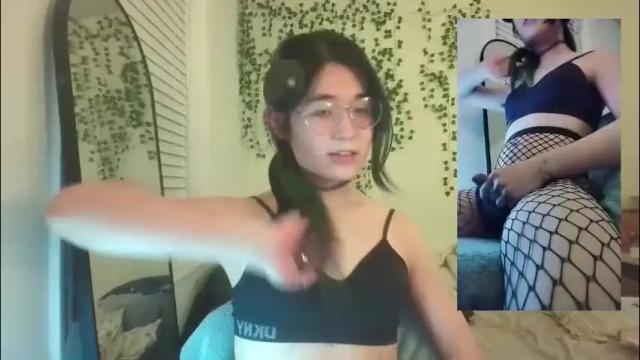 Image 2 of deciduousdoll Stream on Chaturbate on 2 months ago