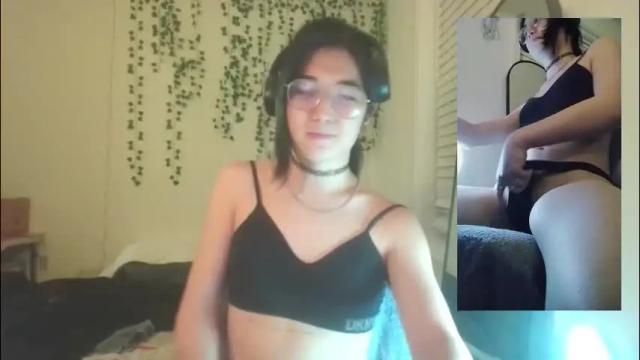 Image 3 of deciduousdoll Stream on Chaturbate on 2 months ago