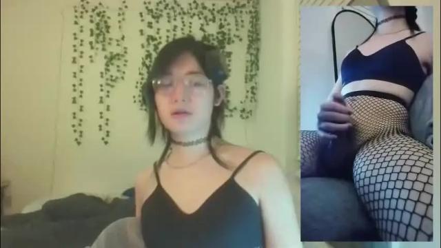 Image 2 of deciduousdoll Stream on Chaturbate on 1 month ago