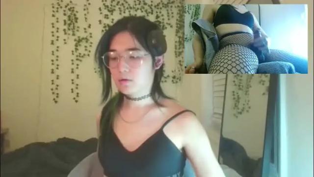 Image 3 of deciduousdoll Stream on Chaturbate on 1 month ago