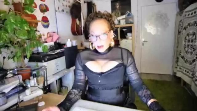Image 11 of deeliah Stream on Chaturbate on 20 months ago