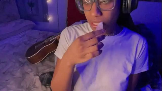 Image 12 of default_olive Stream on Chaturbate on 1 month ago