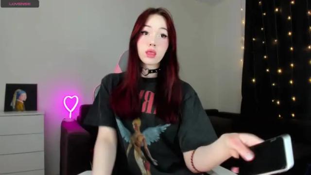 Image 10 of defrin_queen Stream on Chaturbate on 15 months ago